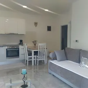 https://apartment-ivana-novigrad-istria.in-istria.net